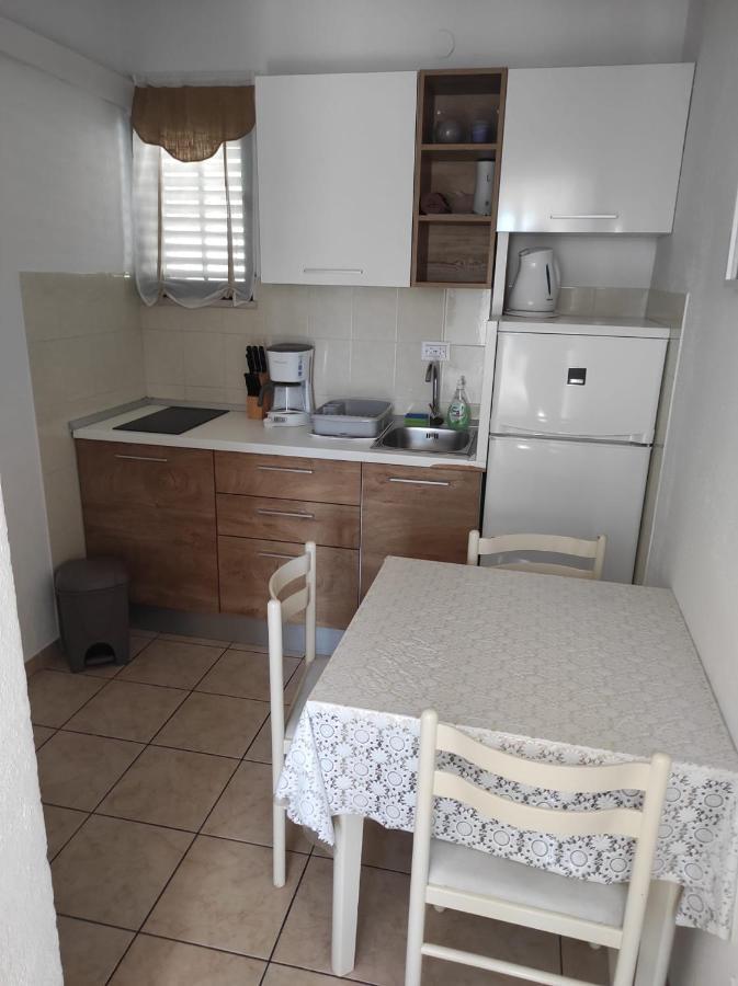 מימיצה Apartments Juric מראה חיצוני תמונה