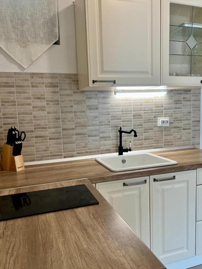 מימיצה Apartments Juric מראה חיצוני תמונה