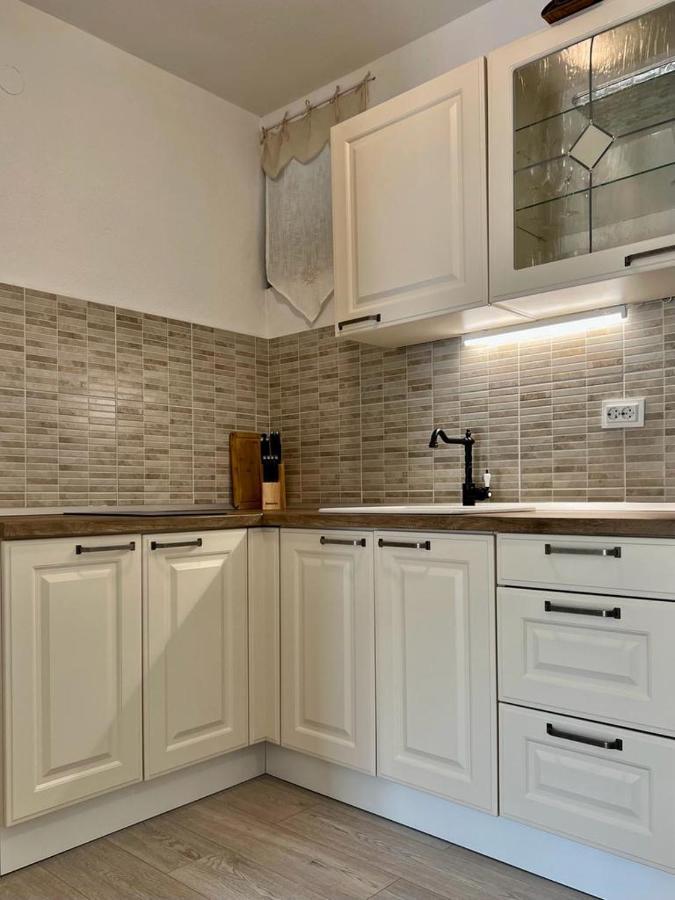 מימיצה Apartments Juric מראה חיצוני תמונה